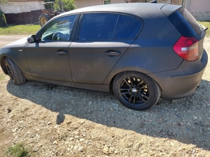 Dezmembrez bmw seria 1 motor 2000 dizel din 2007 