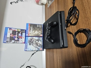 De vânzare PS4 Slim + 3 jocuri