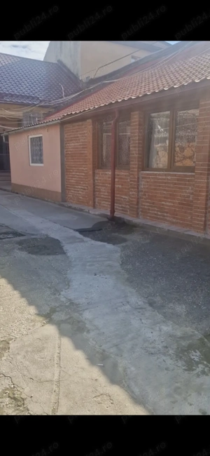 Va propunem o casa de vanzare - imagine 4