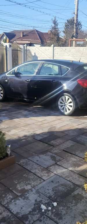 Opel Astra J  - imagine 3