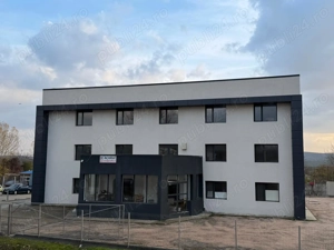 SMA OFFICE Închiriază clădire de birouri și spații comerciale  - imagine 3