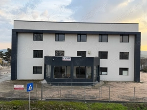 SMA OFFICE Închiriază clădire de birouri și spații comerciale 