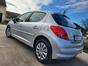 Peugeot 207 1.4 benzină 146000 km - imagine 2