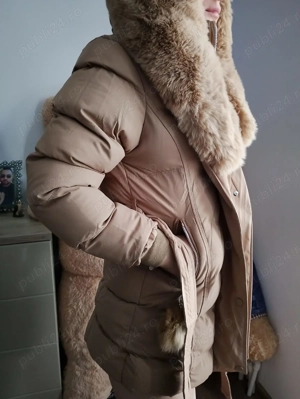 vand geacă nouă de damă