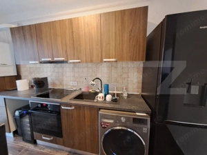 Apartament confortabil, 2 camere, zona excelenta - Tractoru - imagine 2