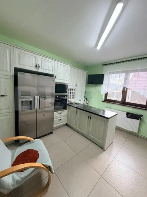 Vilă / Pensiune de vânzare în Tohanu Nou – la doar 4 km de Castelul Bran  - imagine 10