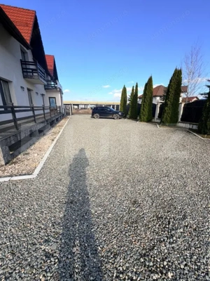 Vilă / Pensiune de vânzare în Tohanu Nou – la doar 4 km de Castelul Bran  - imagine 3