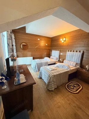 Vilă / Pensiune de vânzare în Tohanu Nou – la doar 4 km de Castelul Bran  - imagine 2