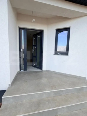 Casă de vânzare în cartierul Izvor, comuna Tărlungeni, la doar 3 km de Brașov