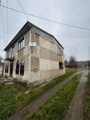 Casă individuală la gri, situată în zonă liniștită – Săveni