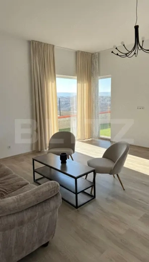 Casa pe calcan cu priveliste superba si compartimentare deosebita - imagine 3