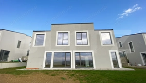 Casa pe calcan cu priveliste superba si compartimentare deosebita - imagine 11