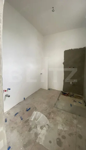 Casa pe calcan cu priveliste deschisa si compartimentare deosebita. - imagine 9