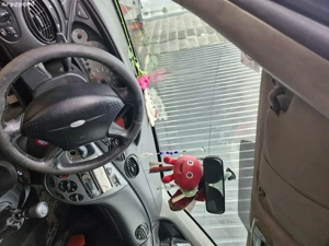 Vand ford focus 1.8 sau schimb cu vițeauă