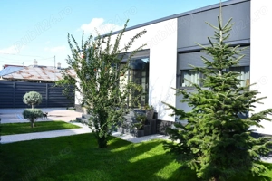 Proprietate modern finisata mobilata si utilata situata in oras - imagine 2