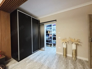 Proprietate modern finisata mobilata si utilata situata in oras - imagine 13