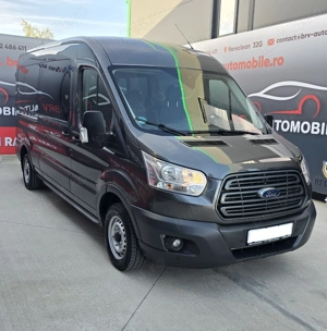 Transfer persoane, inchiriere microbuz cu sofer