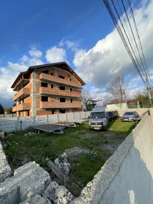 Teren 300 mp, 2 fronturi stradale, utilități & urbanism – Sector 4, Str. Acțiuni