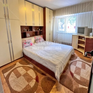 | Apartament cu 3 camere | I.C.Frimu | Mobilat si Utilat complet | 350 euro luna | - imagine 2