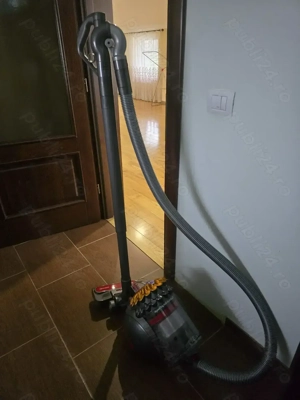 Aspirator dyson  - imagine 2