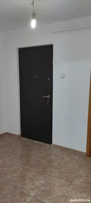  Inchiriez apartament 3 camere ,centrală proprie gaze,nemobilat