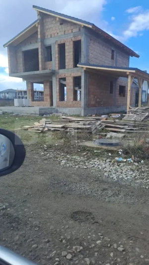 Casa individuala 4 camere Cristian,casa la rosu!