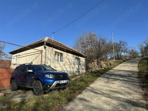 Casă 2 corpuri (fundație piatră)  teren 1000 mp   Vadu Crișului 