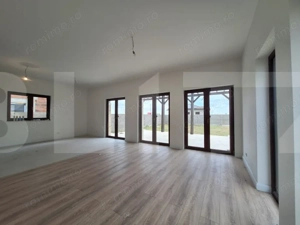 Casă individuală modernă Moșnița Nouă - imagine 3