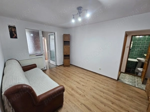 Apartament cu 3 camere de închiriat în Curtea de Argeș.