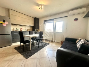 Apartament cu 3 camere, centrala proprie,  zona Soarelui - imagine 3