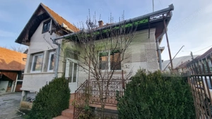 COMISION 0!Casa cu 2 apartamente, 210 mp, 1350 mp teren, in Vistea