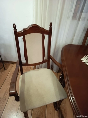 vând masă cu 6 scaune din lemn masiv 