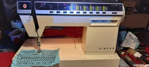 Vînd mașina de cusut. 