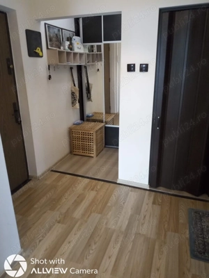 Închiriez apartament 3 camere