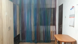 Închiriez garsoniera 