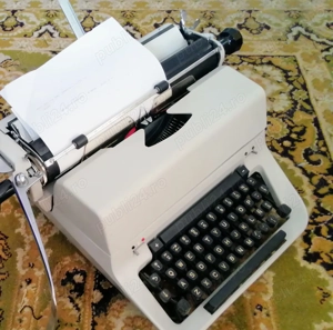 Masina de scris mechanical, typewriter