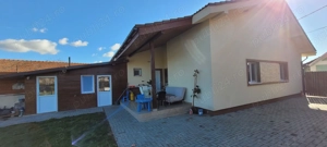 Casa modernă, mobilată, ocupabilă imediat la Pișchia. Zonă liniștită. - imagine 2