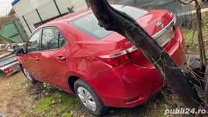 Vand Toyota Corolla 2015   1.3 Benzina (Motor Defect)   4200  Euro - imagine 4