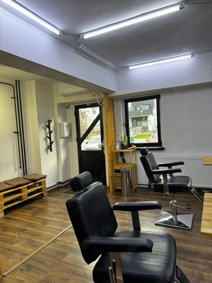 Închiriez posturi în salon modern   3 frizerie + 1 coafură