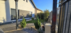 Casă spațioasă și complet utilată de vânzare în Șag   Zona Mănăstirii | 5 camere, curte amenajată, - imagine 9