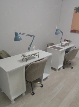 Închiriez post de manichiura in salon. 250e - imagine 3
