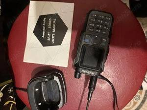 Vând stație portabilă de 10w atenție nu este CV pentru soferi