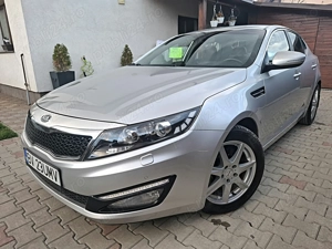 Kia Optima 1.7 CRDI cu 195000 km recent înmatriculată 09 2025
