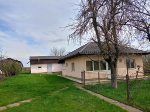Casa  cu anexa și teren 