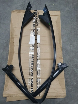 Ornament geam garnitura interioara etansat fata BMW F30 F31 F35 F80 M3 - imagine 3