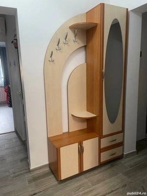 Vand dulap Thomas in stare buna.Pretul este usor negociabil!