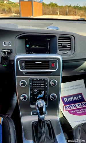 volvo v60 plug-in hybrid - imagine 4