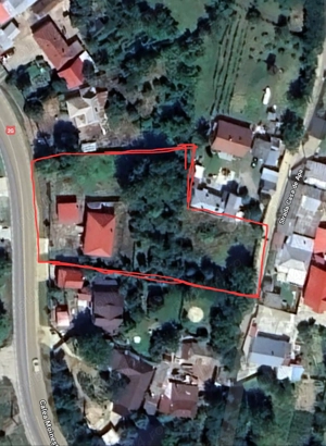 Vând CASĂ  cu Anexă,  cu o Suprafață de Teren Intravilan de 2,000 mp, în Luncani,  Bacău