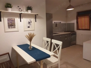 Vand apartament-direct proprietar - imagine 9