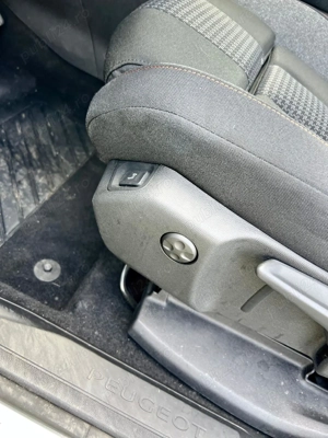 2021 PEUGEOT 5008 BlueHDi 130 EAT8 S&S Active Pack - imagine 9